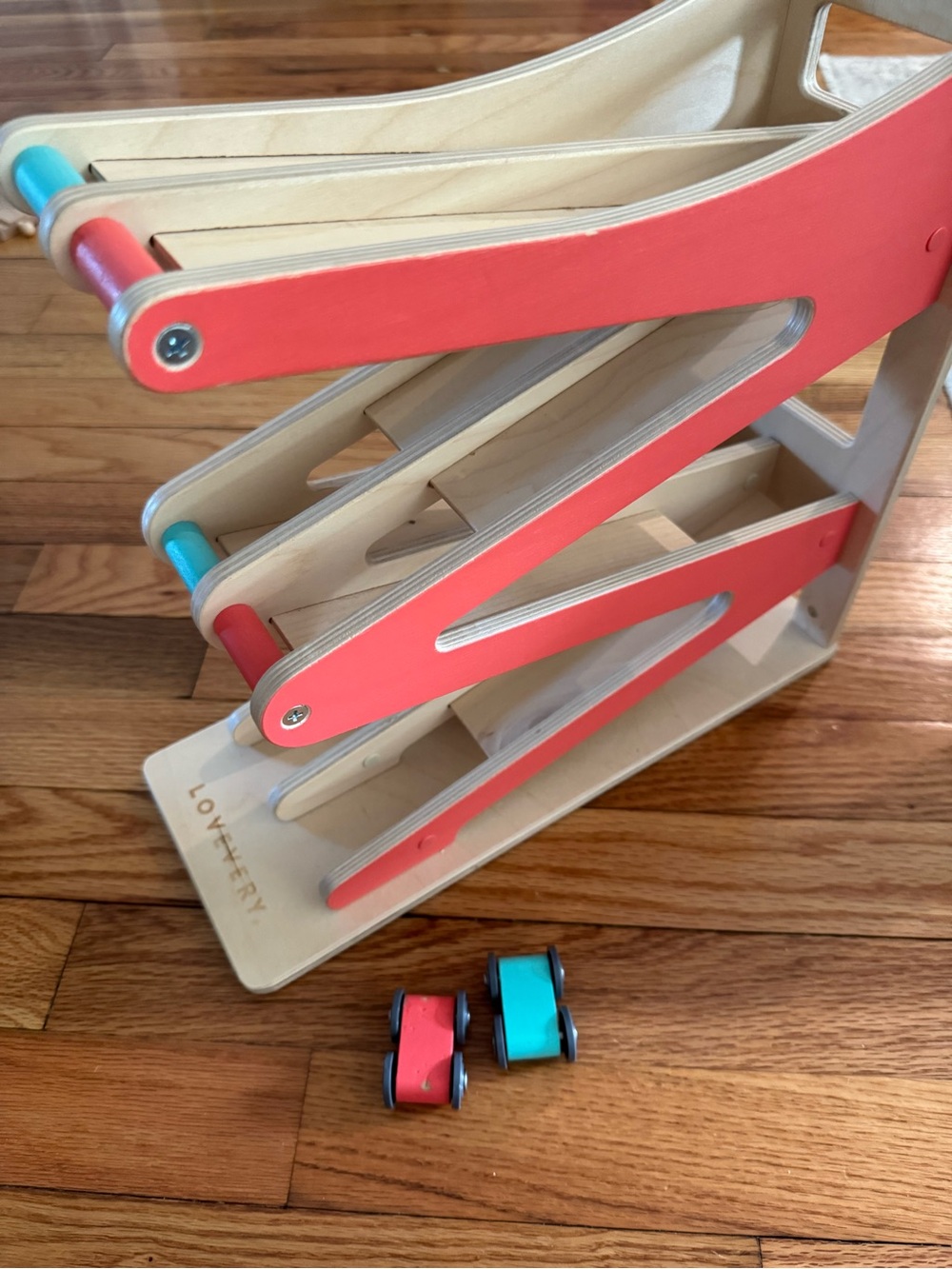 Lovevery Wooden Ramp Racer Toy with 2 cars coral & Teal